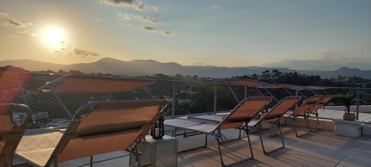Twenty Rent Hotel Cagnes-sur-Mer Buitenkant foto