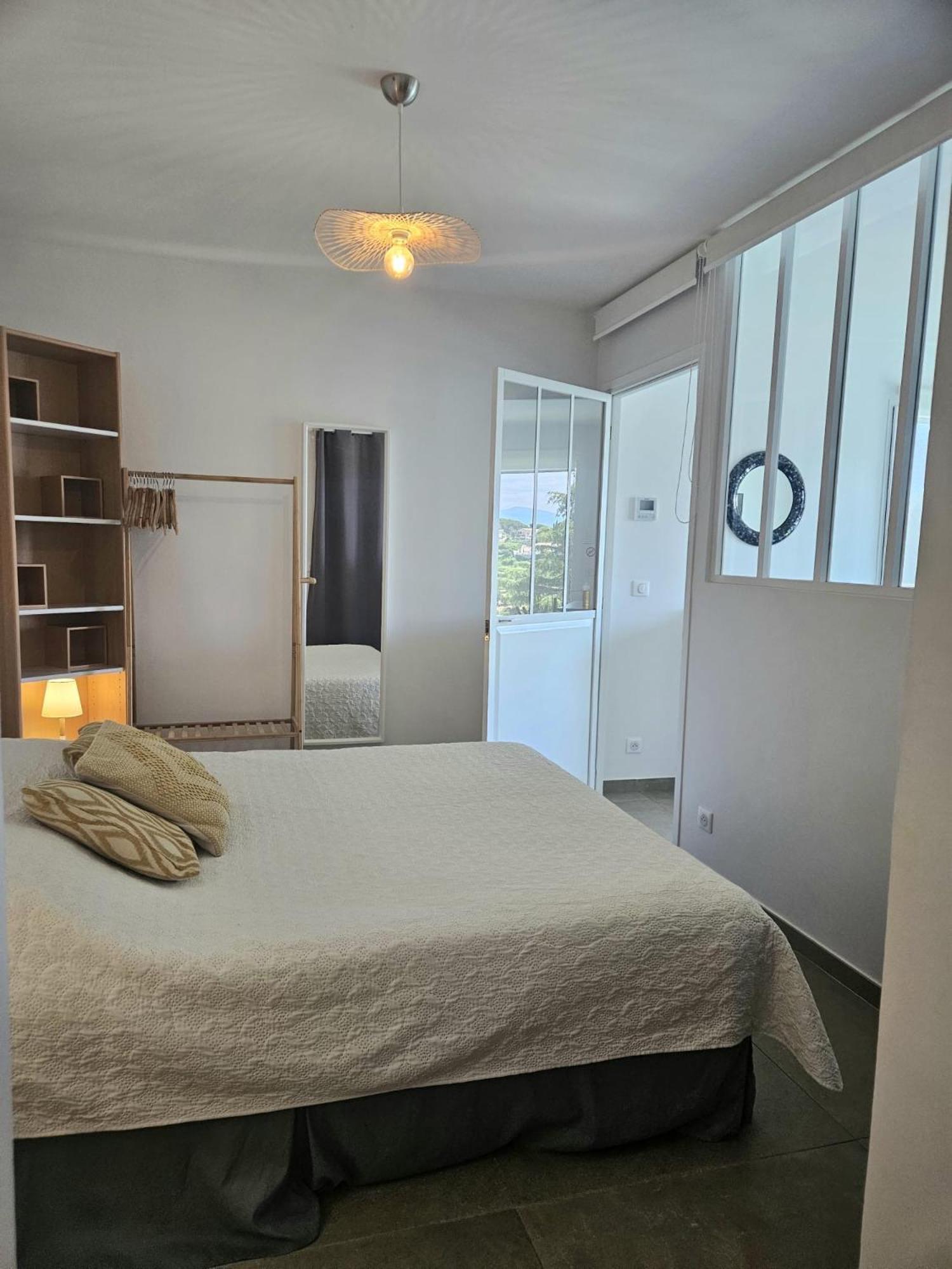 Twenty Rent Hotel Cagnes-sur-Mer Buitenkant foto
