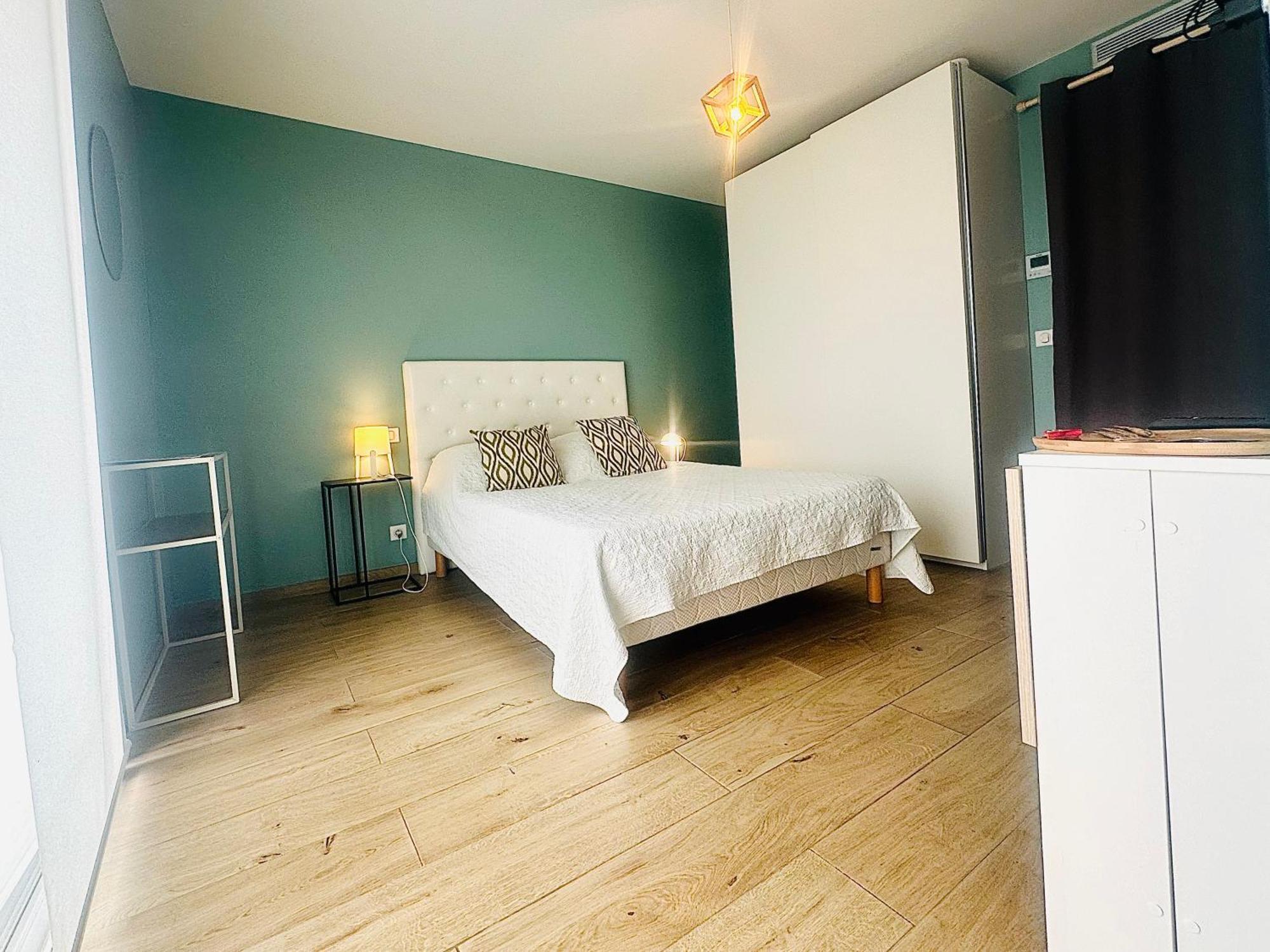 Twenty Rent Hotel Cagnes-sur-Mer Buitenkant foto