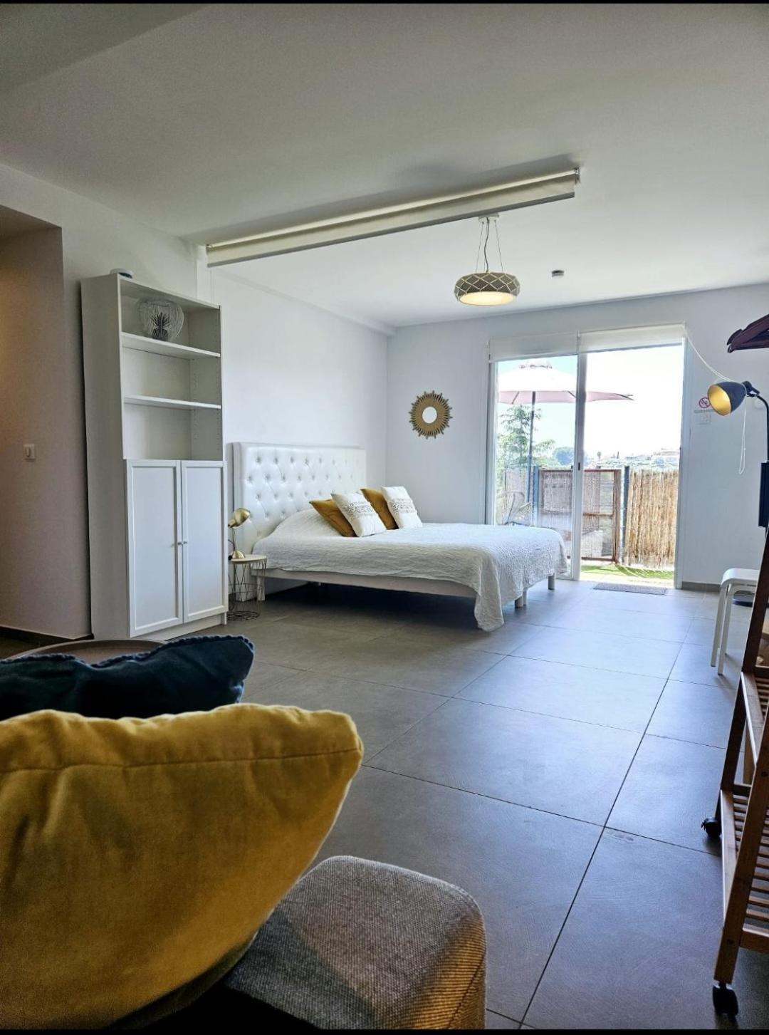 Twenty Rent Hotel Cagnes-sur-Mer Buitenkant foto